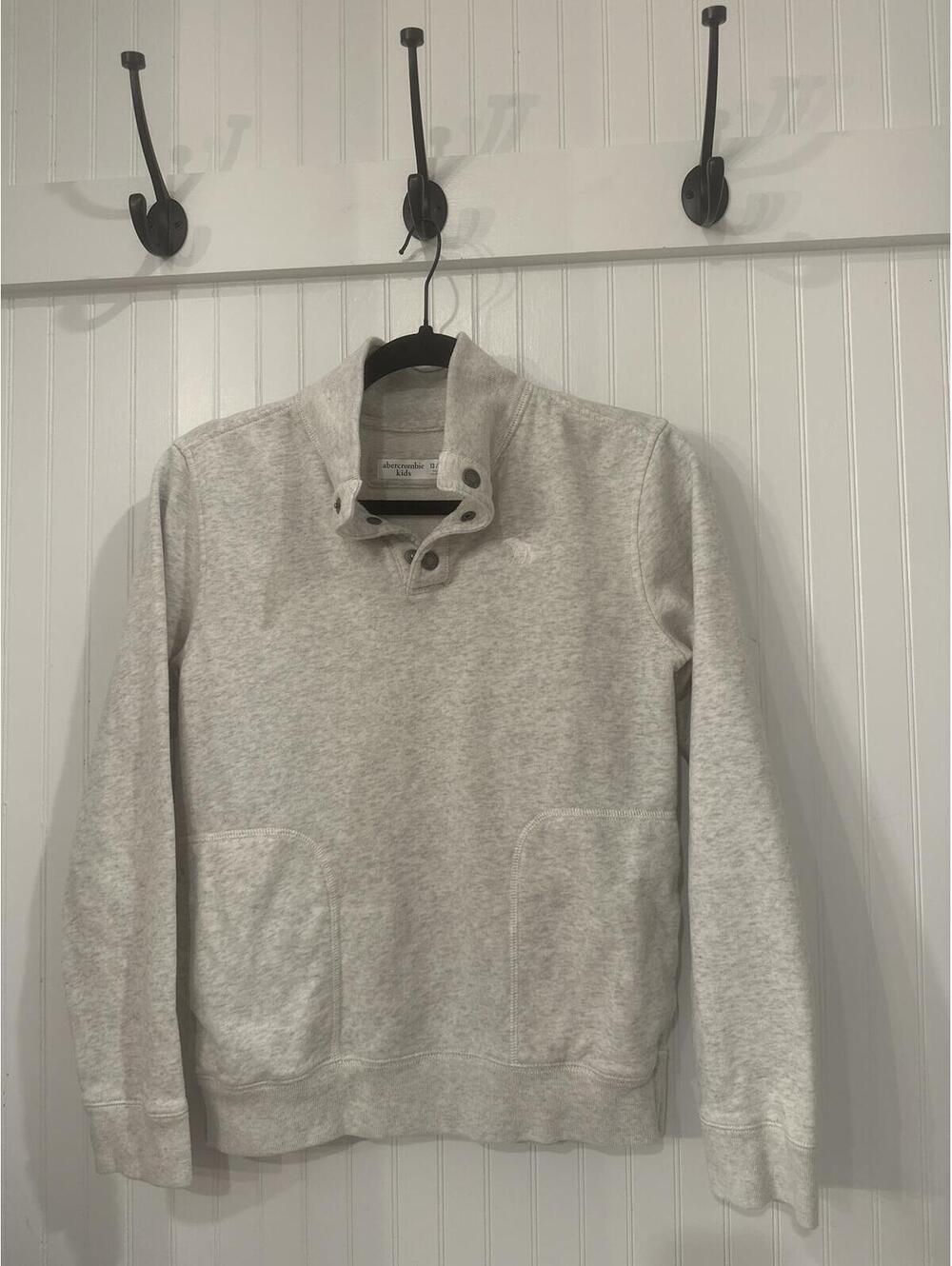 Abercrombie Kids Pullover Hoodie – Size 13/14 – Gray